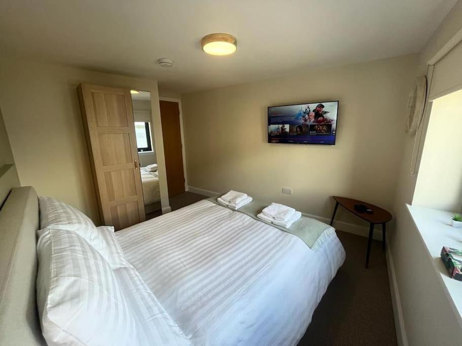 Flat In - The Wedge Gourock